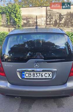 Хэтчбек Mercedes-Benz A-Class 2010 в 