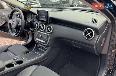 Хэтчбек Mercedes-Benz A-Class 2016 в 