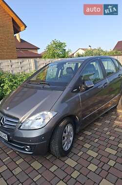 Хэтчбек Mercedes-Benz A-Class 2011 в 