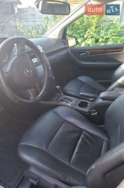 Хэтчбек Mercedes-Benz A-Class 2011 в 