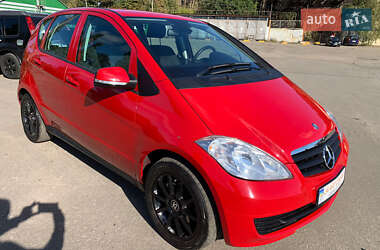 Хэтчбек Mercedes-Benz A-Class 2010 в 