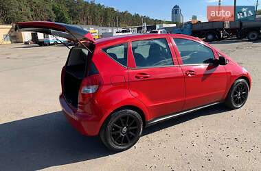 Хэтчбек Mercedes-Benz A-Class 2010 в 