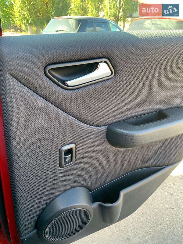 Хэтчбек Mercedes-Benz A-Class 2010 в Киеве фото 29 Хэтчбек Mercedes-Benz A-Class 2010 в Киеве