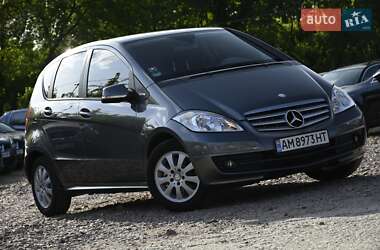 Хэтчбек Mercedes-Benz A-Class 2010 в 