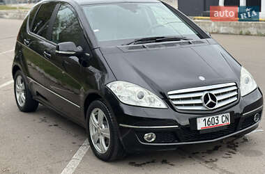 Хэтчбек Mercedes-Benz A-Class 2010 в 