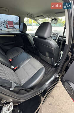 Хэтчбек Mercedes-Benz A-Class 2010 в 