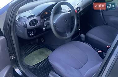 Хэтчбек Mercedes-Benz A-Class 2000 в 