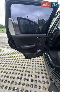 Хэтчбек Mercedes-Benz A-Class 2007 в 