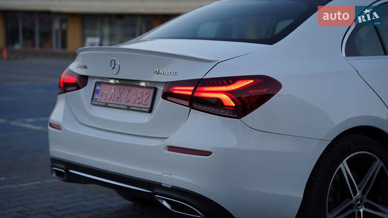 Седан Mercedes-Benz A-Class 2018 в Сторожинце