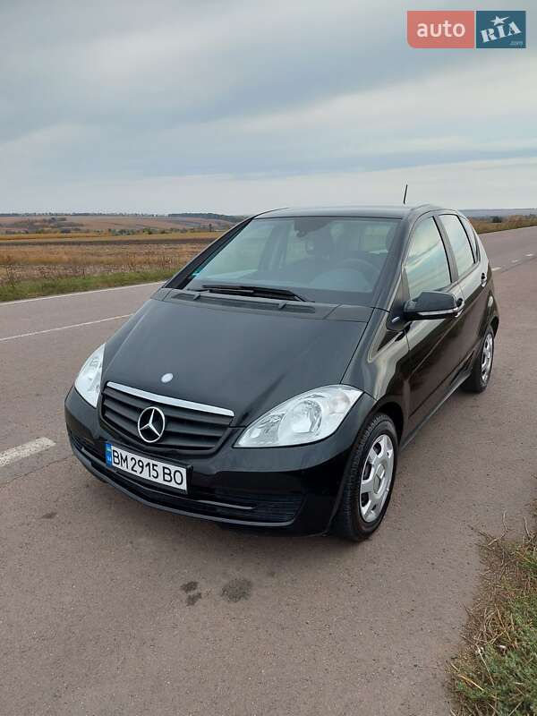 Хетчбек Mercedes-Benz A-Class 2010 в 