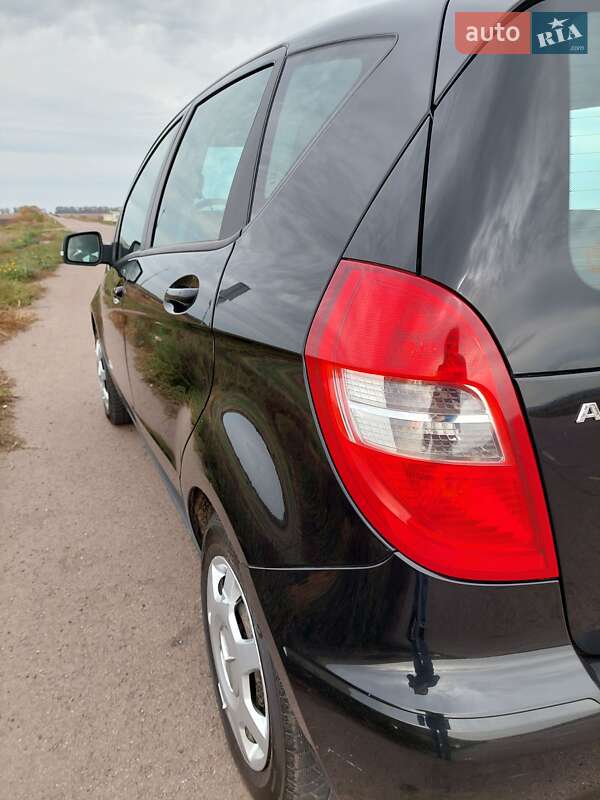 Хэтчбек Mercedes-Benz A-Class 2010 в Ахтырке фото 17 Хэтчбек Mercedes-Benz A-Class 2010 в Ахтырке