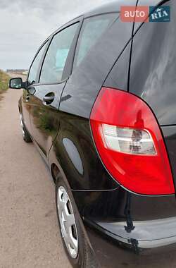 Хетчбек Mercedes-Benz A-Class 2010 в 