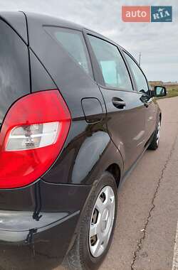 Хетчбек Mercedes-Benz A-Class 2010 в 