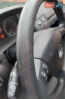 Хетчбек Mercedes-Benz A-Class 2010 в 