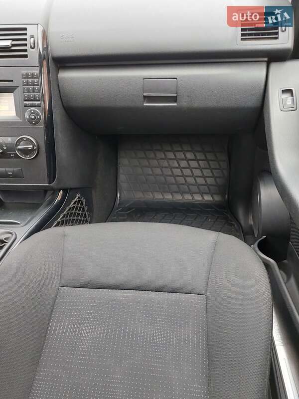 Хэтчбек Mercedes-Benz A-Class 2010 в Ахтырке фото 32 Хэтчбек Mercedes-Benz A-Class 2010 в Ахтырке