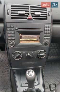 Хетчбек Mercedes-Benz A-Class 2010 в 