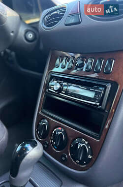 Хэтчбек Mercedes-Benz A-Class 2002 в 