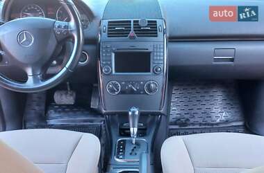 Хэтчбек Mercedes-Benz A-Class 2011 в 