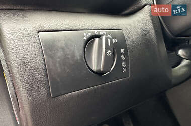 Хэтчбек Mercedes-Benz A-Class 2011 в 