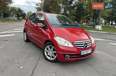 Хэтчбек Mercedes-Benz A-Class 2011 в 