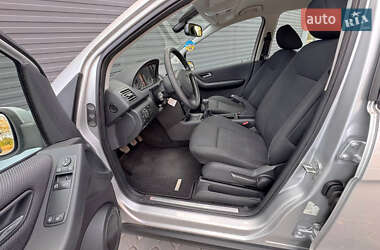 Хэтчбек Mercedes-Benz A-Class 2011 в 