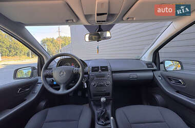 Хэтчбек Mercedes-Benz A-Class 2009 в 