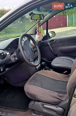 Хетчбек Mercedes-Benz A-Class 1998 в  фото 4 Хетчбек Mercedes-Benz A-Class 1998 в