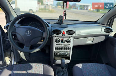 Хетчбек Mercedes-Benz A-Class 2000 в 