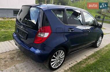 Хэтчбек Mercedes-Benz A-Class 2009 в 