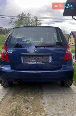 Хэтчбек Mercedes-Benz A-Class 2009 в 
