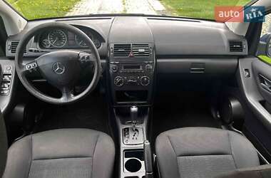 Хэтчбек Mercedes-Benz A-Class 2009 в 