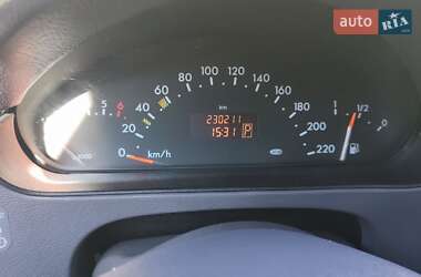 Хэтчбек Mercedes-Benz A-Class 1999 в  фото 11 Хэтчбек Mercedes-Benz A-Class 1999 в