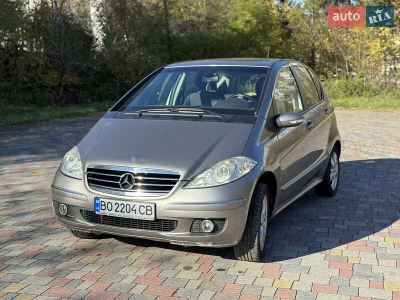 Хетчбек Mercedes-Benz A-Class 2004 в  фото Хетчбек Mercedes-Benz A-Class 2004 в