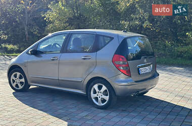 Хетчбек Mercedes-Benz A-Class 2004 в  фото 3 Хетчбек Mercedes-Benz A-Class 2004 в