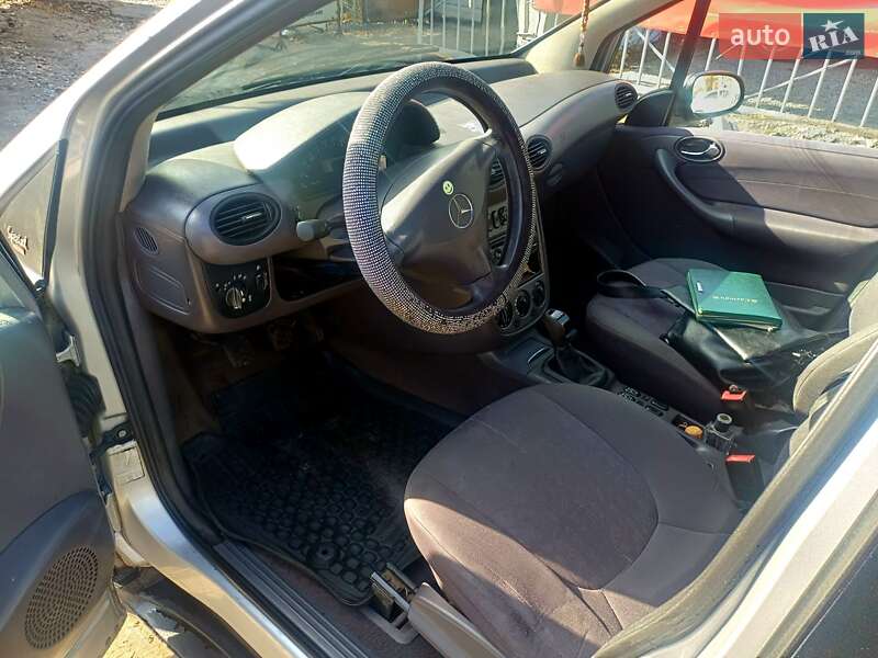 Хэтчбек Mercedes-Benz A-Class 2002 в Каменском фото 3 Хэтчбек Mercedes-Benz A-Class 2002 в Каменском