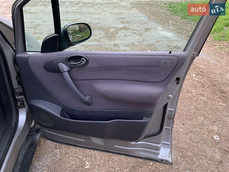 Хетчбек Mercedes-Benz A-Class 2000 в Запоріжжі фото 16 Хетчбек Mercedes-Benz A-Class 2000 в Запоріжжі