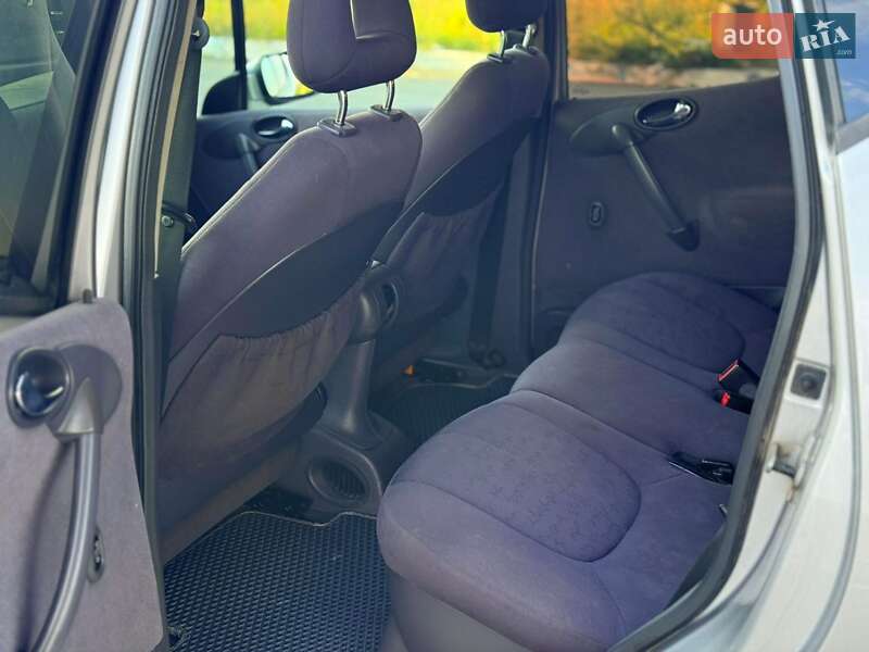 Хэтчбек Mercedes-Benz A-Class 1999 в Мене фото 17 Хэтчбек Mercedes-Benz A-Class 1999 в Мене