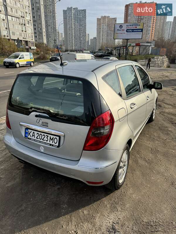 Хетчбек Mercedes-Benz A-Class 2010 в Києві фото 4 Хетчбек Mercedes-Benz A-Class 2010 в Києві