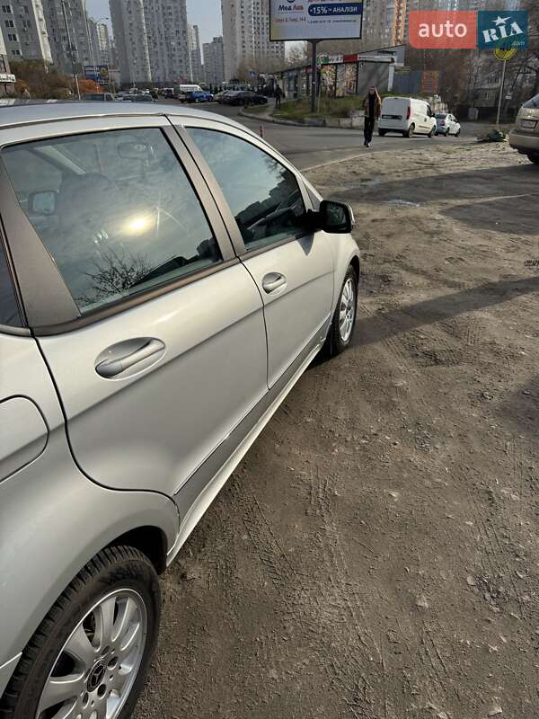 Хетчбек Mercedes-Benz A-Class 2010 в Києві фото 5 Хетчбек Mercedes-Benz A-Class 2010 в Києві