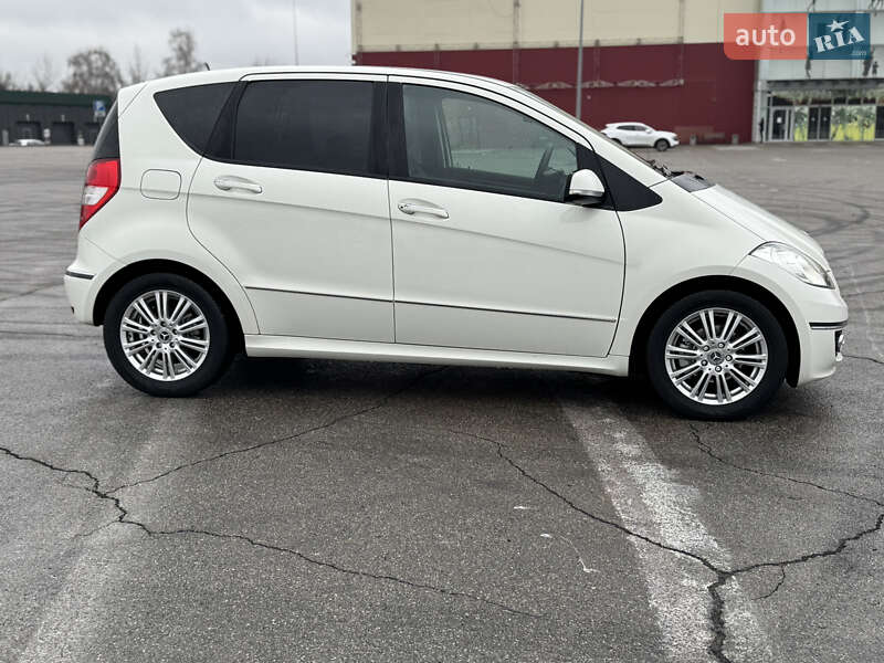 Хэтчбек Mercedes-Benz A-Class 2011 в Киеве