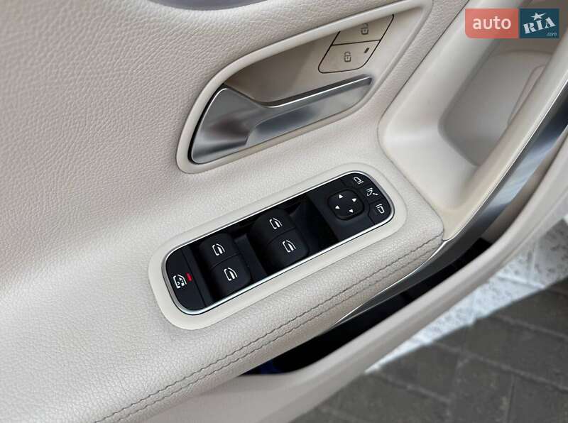 Седан Mercedes-Benz A-Class 2020 в Киеве