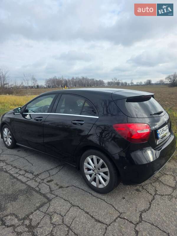 Хетчбек Mercedes-Benz A-Class 2015 в Києві фото 4 Хетчбек Mercedes-Benz A-Class 2015 в Києві