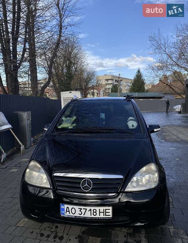 Хетчбек Mercedes-Benz A-Class 2000 в Ужгороді