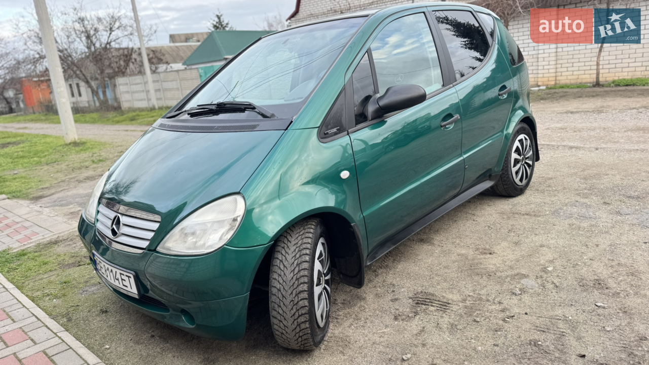 Продам своє обслуговане та доглянуте авто. Машинка дуже зручна для міста, економна. газ/бензин. Автомат, не робот, не варіатор, звичайний гідротрансформатор, перемикає добре, без нарікань.Салон доглянутий та просторий,місця хватає задні сідушки відсовуються вперед збільшуючи багажнік, або взагалі відщолкуються і виймаються за потреби.
По машині зроблено все що потрібно(продавати не планували)
Масло та фільтра двигуна 2000 км назад
Масло і фільтр коробки 3000 км назад. Пічка, кондиціонер працює ідеально. Стоїть хороша зимова гума, є авто страховка.Працює кожна кнопочка, яскраве Led світло у фарах.
Подробиці за телефоном, авто майданчикам прохання не турбувати.