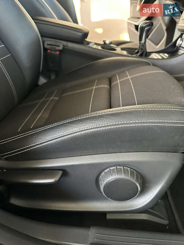 Хэтчбек Mercedes-Benz A-Class 2016 в Одессе