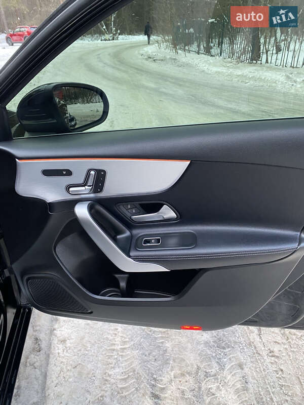 Седан Mercedes-Benz A-Class 2019 в Києві фото 33 Седан Mercedes-Benz A-Class 2019 в Києві