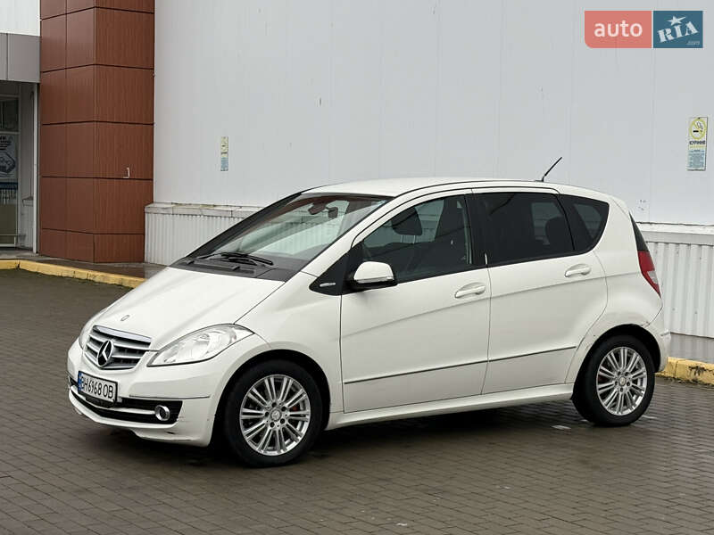 Хэтчбек Mercedes-Benz A-Class 2011 в Одессе фото 5 Хэтчбек Mercedes-Benz A-Class 2011 в Одессе