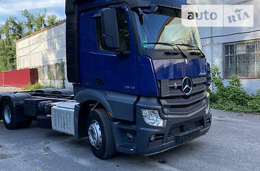 Контейнеровоз Mercedes-Benz Actros 2014 в Киеве