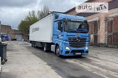 Тягач Mercedes-Benz Actros 2013 в 