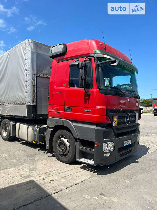 Тягач Mercedes-Benz Actros 2007 в Мукачевому